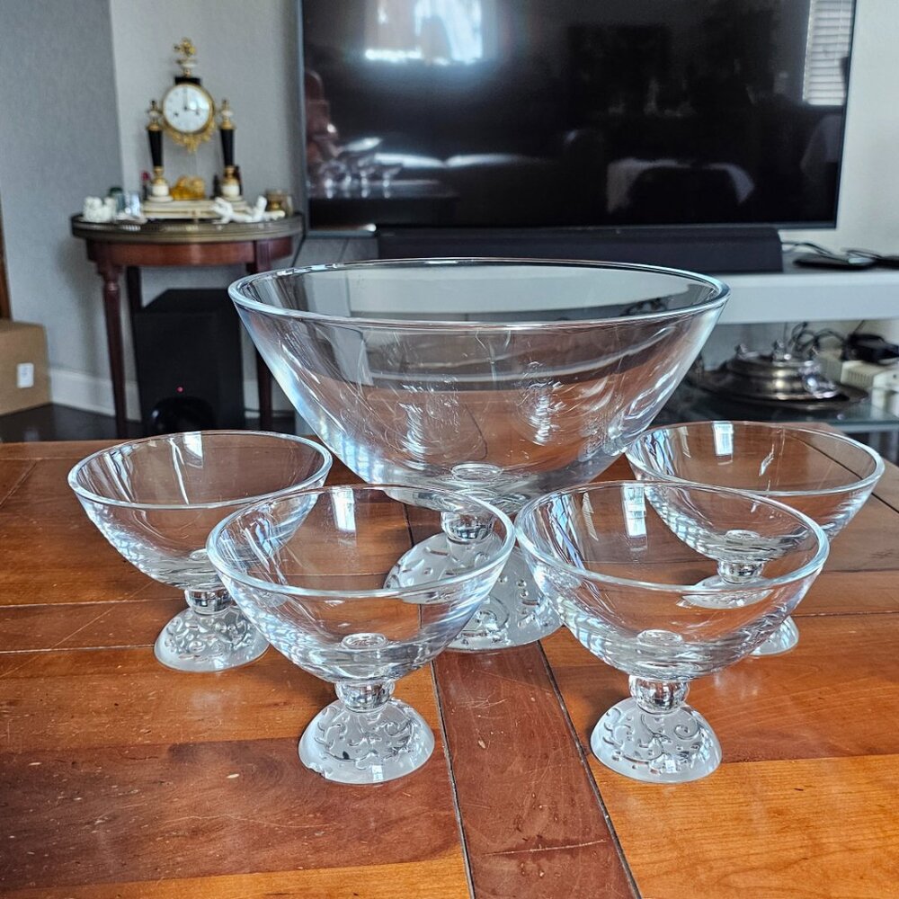 Cristal D Arques Set of 4 serving bowl and Large Salad Bowl
